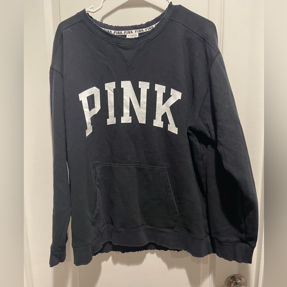 Pink Victoria’s Secret sweatshirt used rigged edges size large - Picture 4 of 4